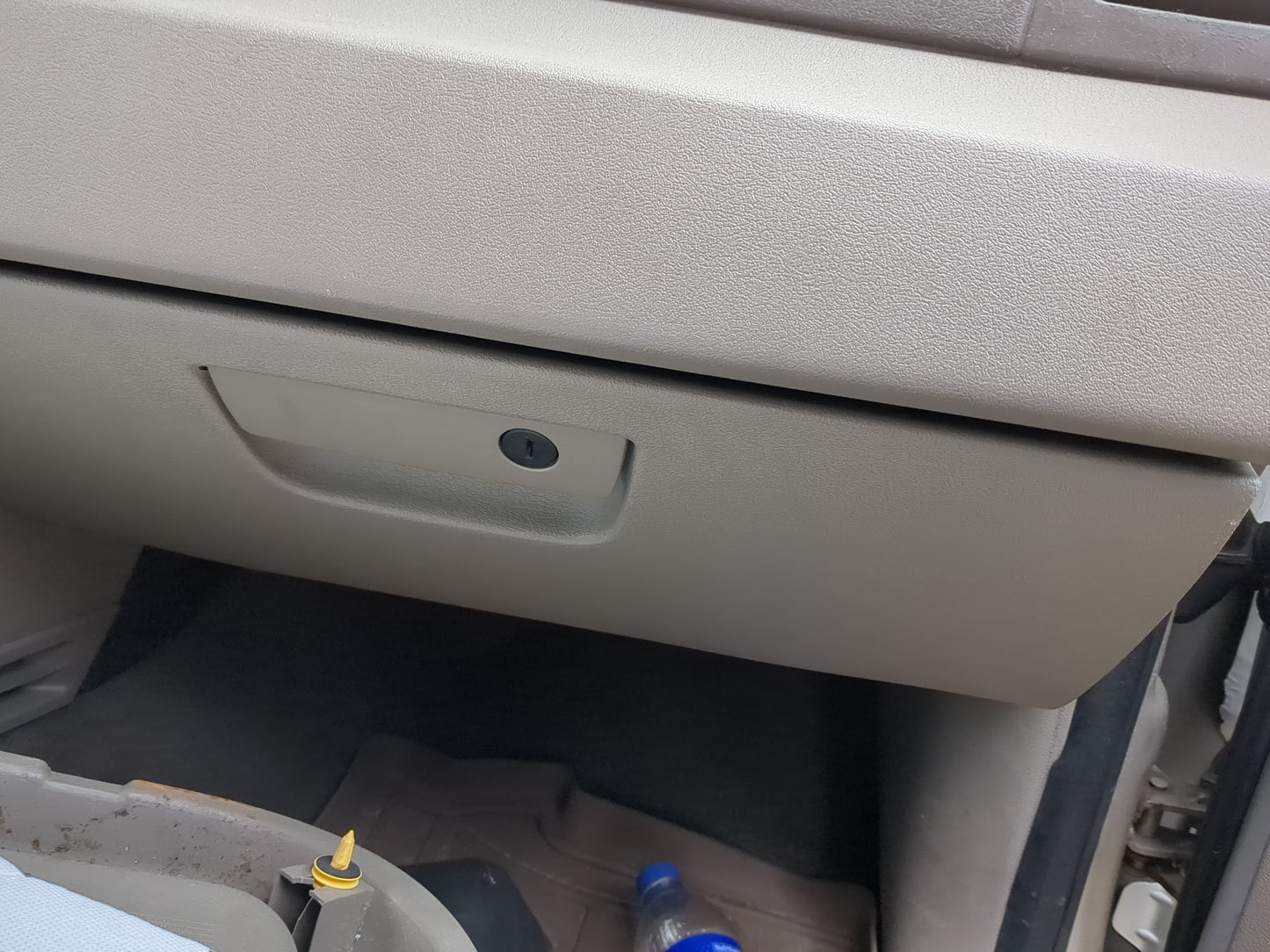 2007 Jeep Grand Cherokee Passenger Glove Box Door Storage Compartment - Oemusedautoparts1.com