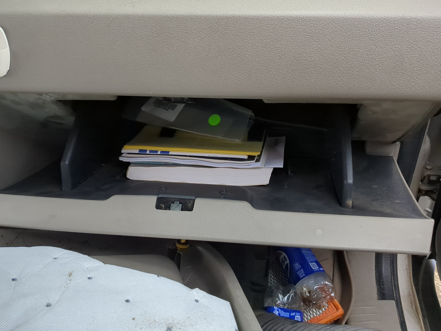 2007 Jeep Grand Cherokee Passenger Glove Box Door Storage Compartment - Oemusedautoparts1.com