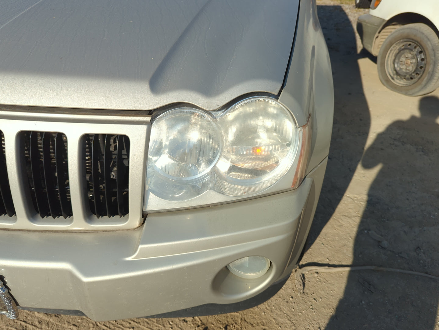 2005-2007 Jeep Grand Cherokee Driver Left Oem Head Light Headlight Lamp - Oemusedautoparts1.com