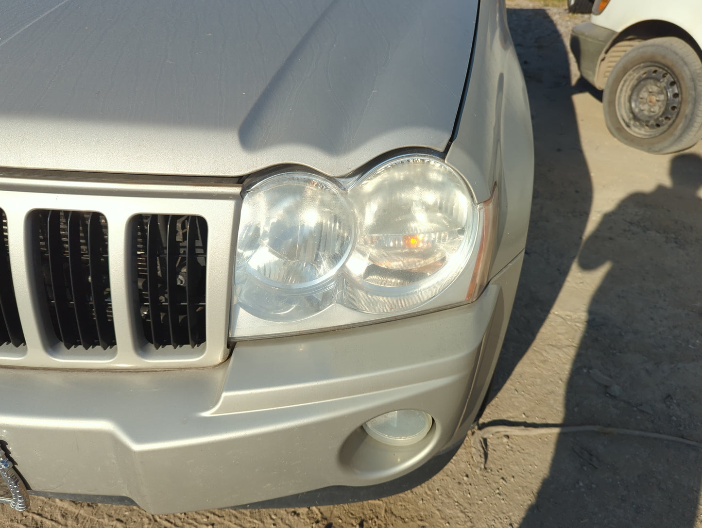 2005-2007 Jeep Grand Cherokee Driver Left Oem Head Light Headlight Lamp - Oemusedautoparts1.com