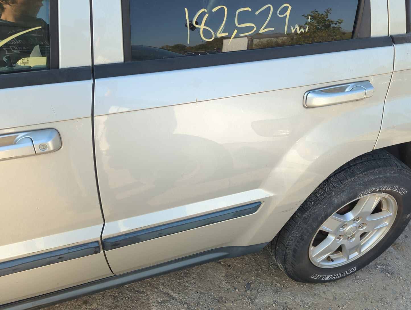 2005-2010 Jeep Grand Cherokee Driver Rear Door Oem - Oemusedautoparts1.com