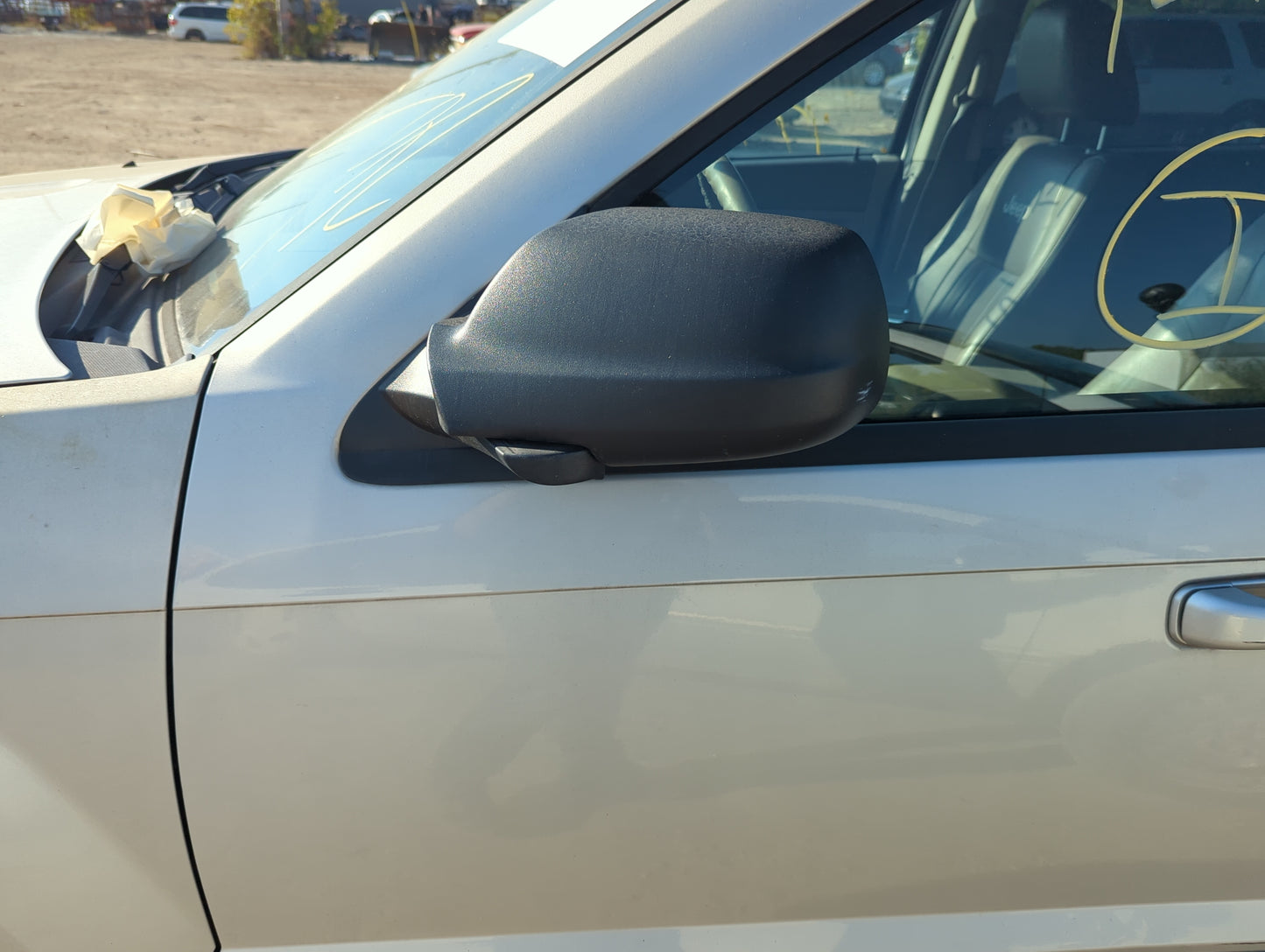 2005-2010 Jeep Grand Cherokee Driver Side View Mirror - Left Door Mirror OEM Used - Oemusedautoparts1.com