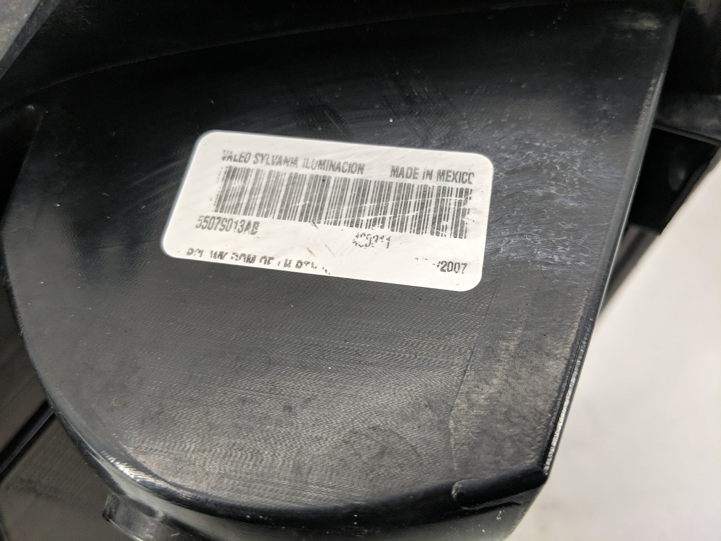 2007-2010 Jeep Grand Cherokee Tail Light Assembly Driver Left OEM Fits Fits 2007 2008 2009 2010 OEM Used Auto Parts - Oemuse