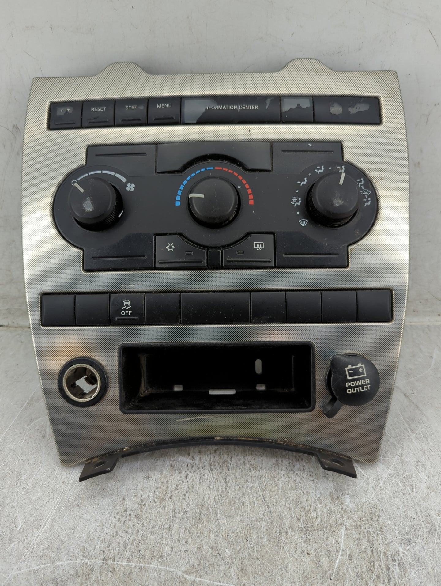 2007-2010 Jeep Grand Cherokee Climate Control Module Temperature AC/Heater Replacement P/N:P56050153AF Fits OEM Used Auto Pa