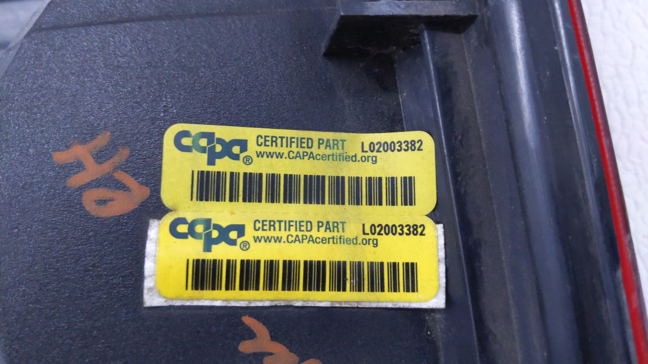 2007-2010 Jeep Grand Cherokee Tail Light Assembly Passenger Right OEM Fits Fits 2007 2008 2009 2010 OEM Used Auto Parts - Oe