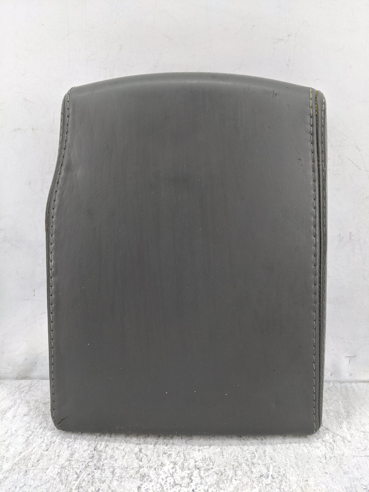2005-2010 Jeep Grand Cherokee Center Console Armrest Cover Lid Fits Fits 2005 2006 2007 2008 2009 2010 OEM Used Auto Parts -