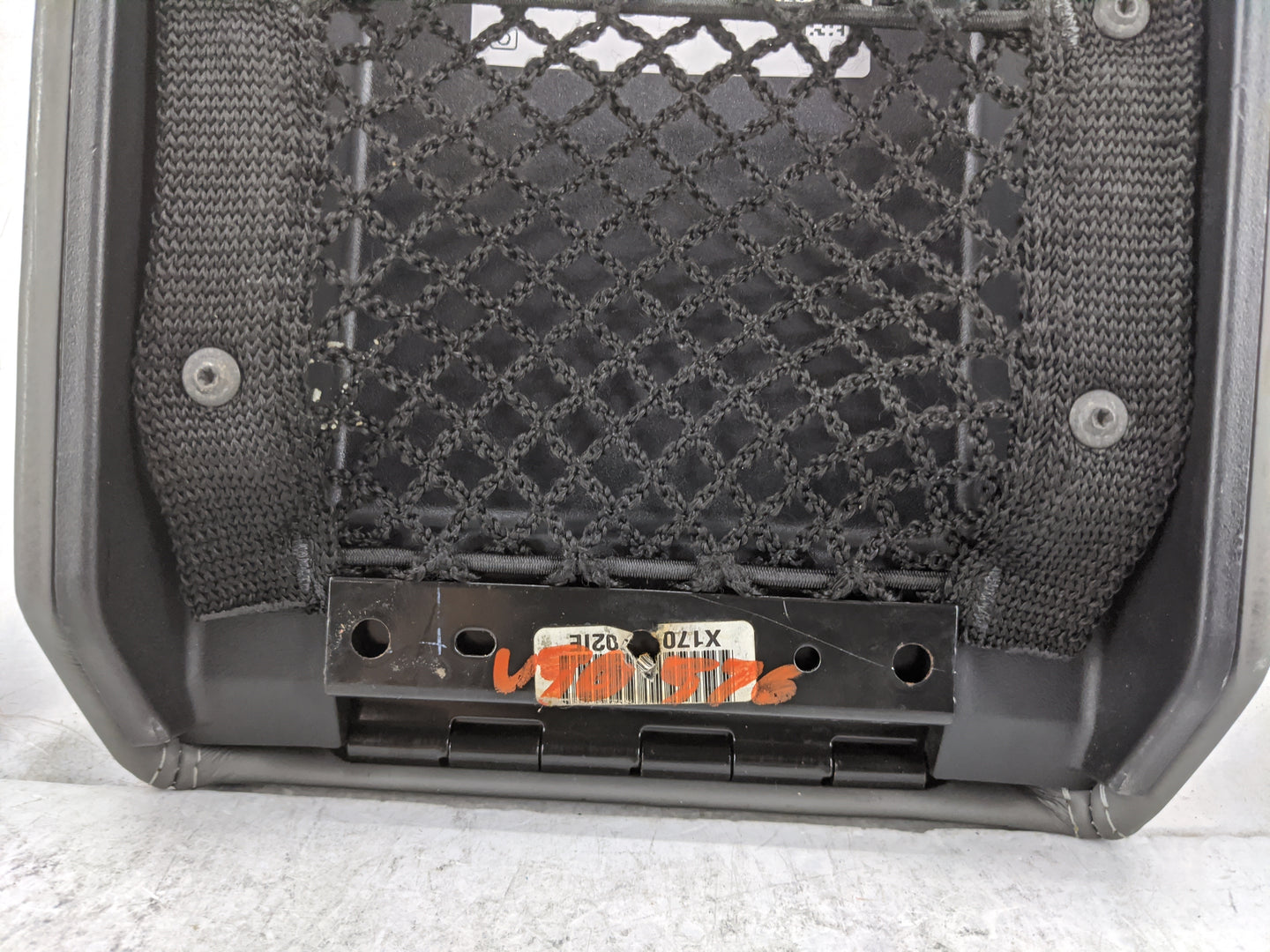 2005-2010 Jeep Grand Cherokee Center Console Armrest Cover Lid Fits Fits 2005 2006 2007 2008 2009 2010 OEM Used Auto Parts -