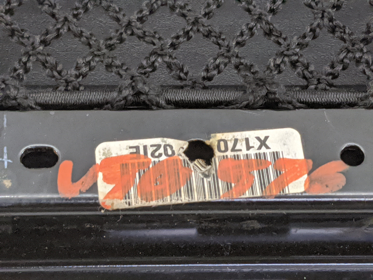 2005-2010 Jeep Grand Cherokee Center Console Armrest Cover Lid Fits Fits 2005 2006 2007 2008 2009 2010 OEM Used Auto Parts -