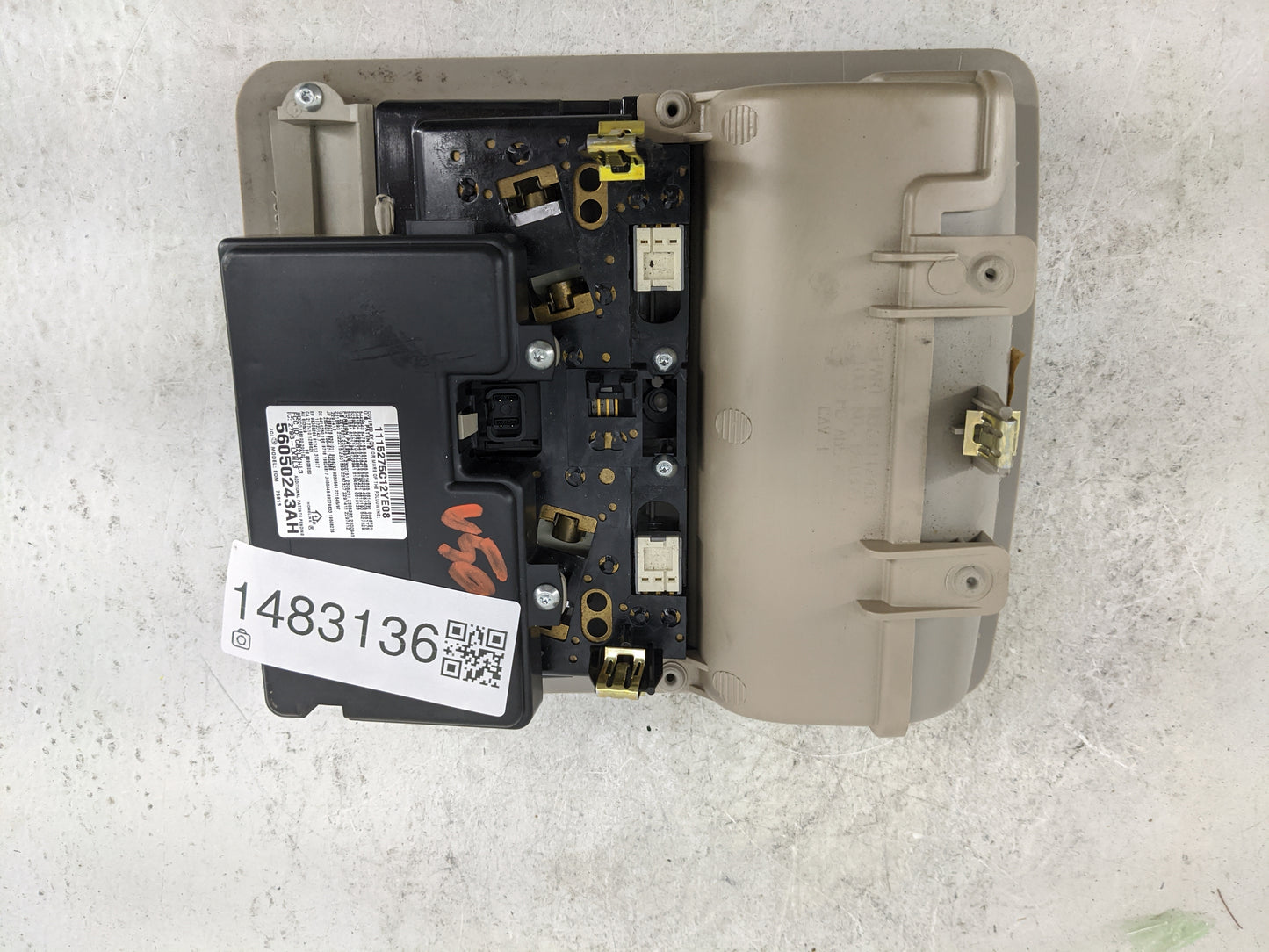 2005-2010 Jeep Grand Cherokee Overhead Console W/rear Climate Control - Oemusedautoparts1.com