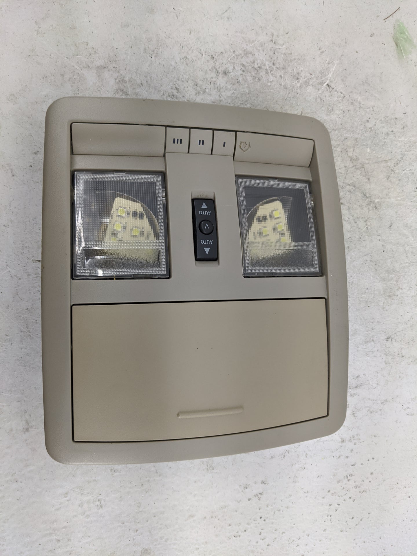 2005-2010 Jeep Grand Cherokee Overhead Console W/rear Climate Control - Oemusedautoparts1.com
