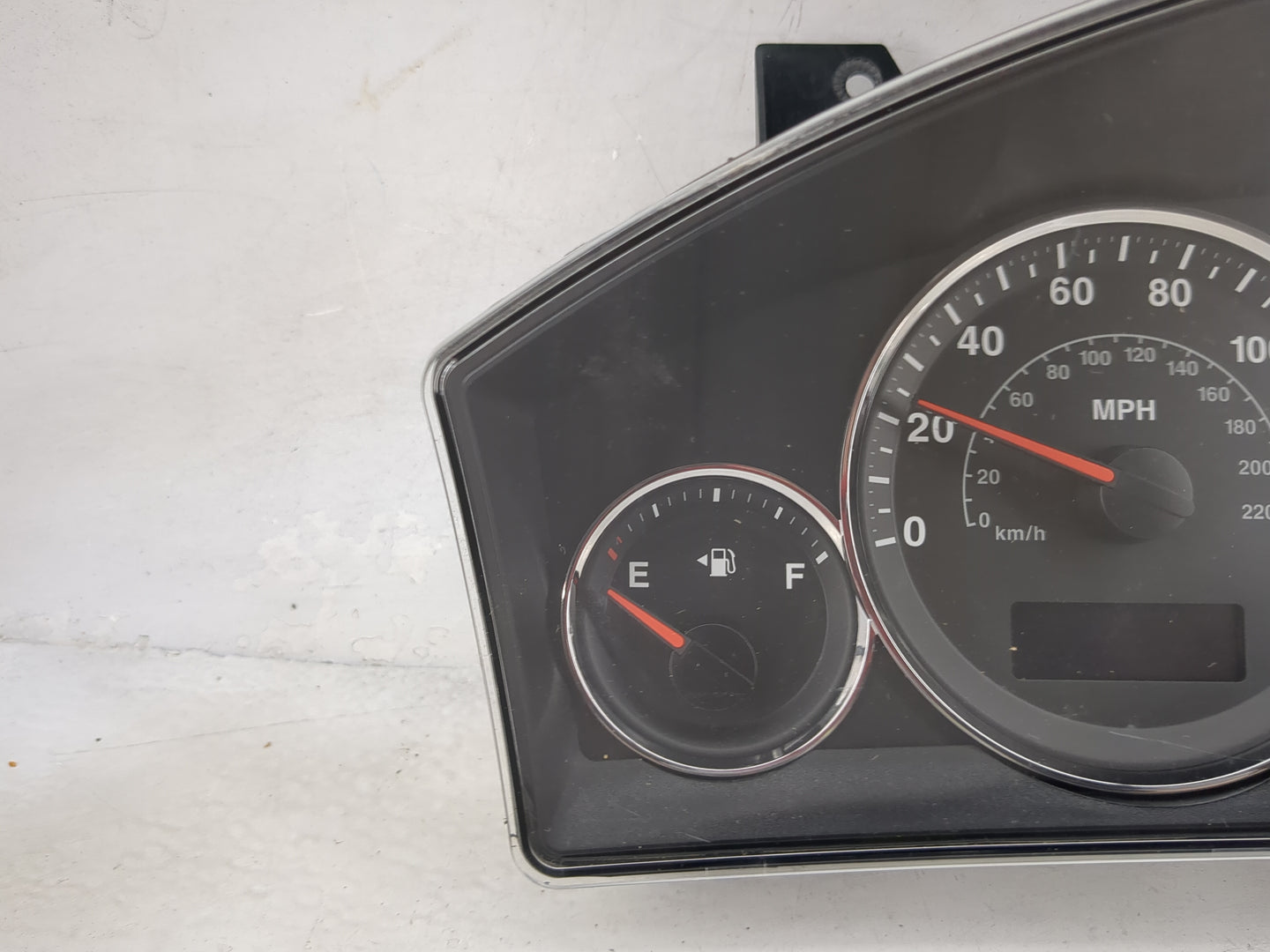 2007 Jeep Grand Cherokee Instrument Cluster Speedometer Gauges P/N:05172317AC CR-0034-103-M0-CC Miles: Fits OEM Used Auto Pa