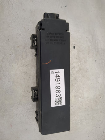 compare product 2007 Jeep Grand Cherokee Fusebox Fuse Box Panel Relay Module P/N:4671168E 72472V Fits OEM Used Auto Parts