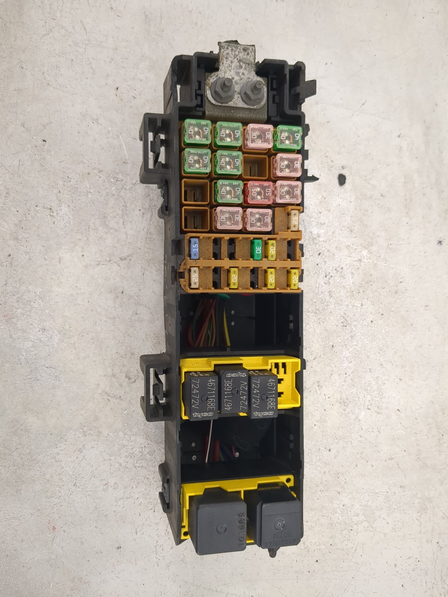 2007 Jeep Grand Cherokee Fusebox Fuse Box Panel Relay Module P/N:4671168E 72472V Fits OEM Used Auto Parts - Oemusedautoparts