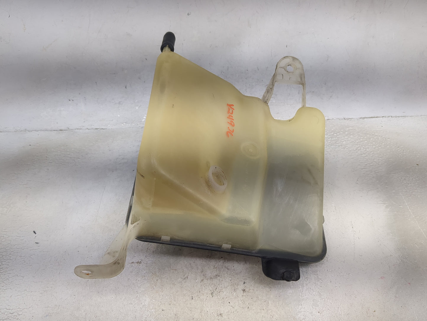 2005 Jeep Grand Cherokee Radiator Coolant Overflow Expansion Tank Bottle 1494404 - Oemusedautoparts1.com