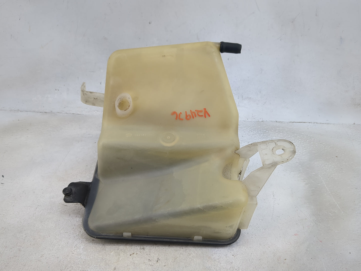 2005 Jeep Grand Cherokee Radiator Coolant Overflow Expansion Tank Bottle 1494404 - Oemusedautoparts1.com