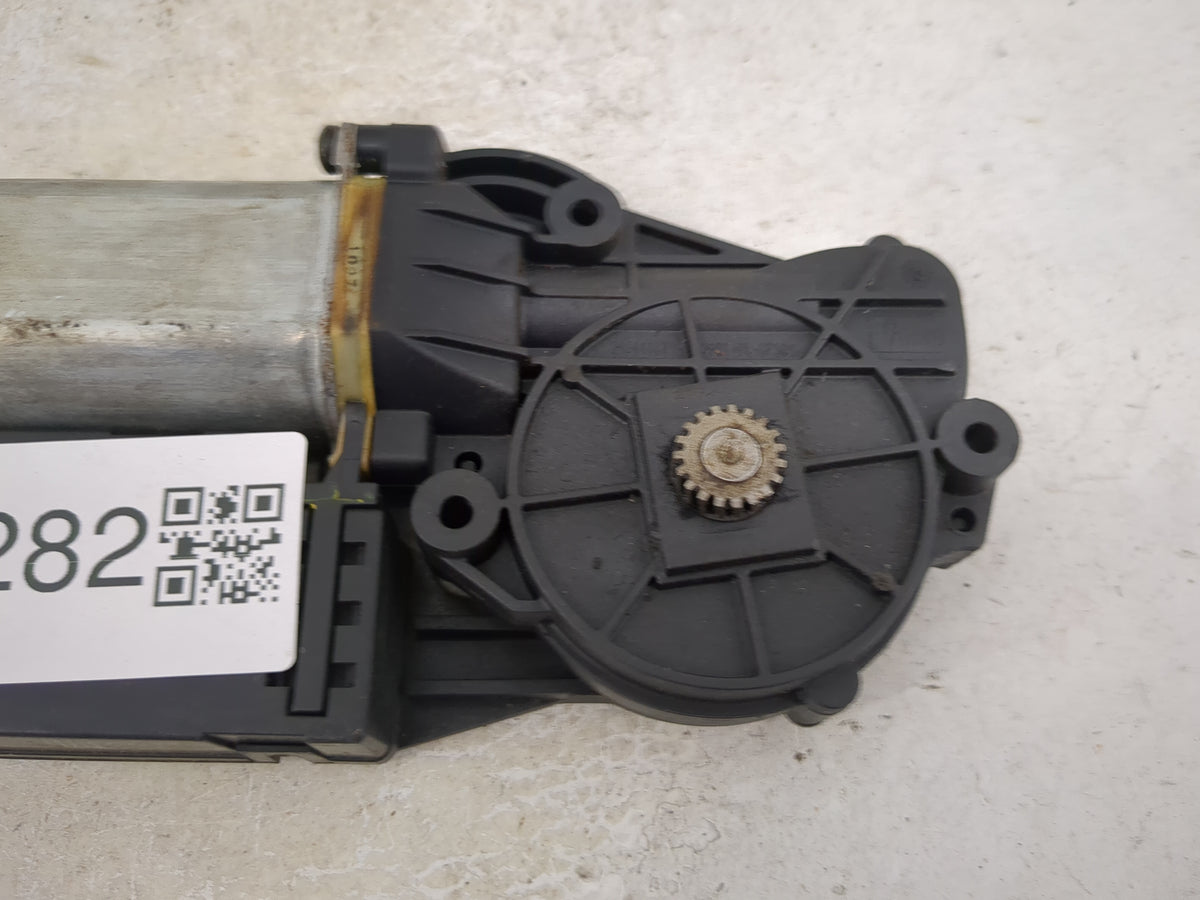 2007 Jeep Grand Cherokee Sunroof Motor Oem - Oemusedautoparts1.com
