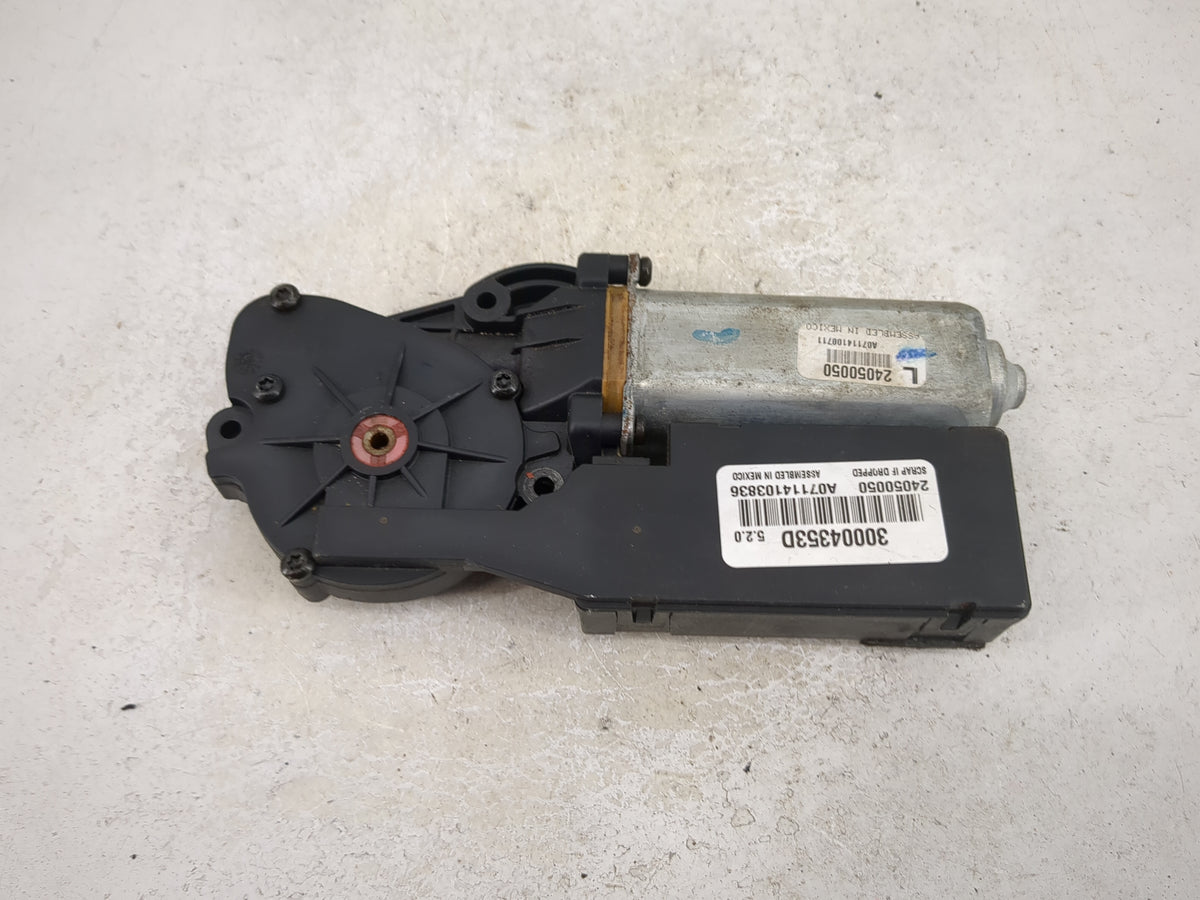 2007 Jeep Grand Cherokee Sunroof Motor Oem - Oemusedautoparts1.com