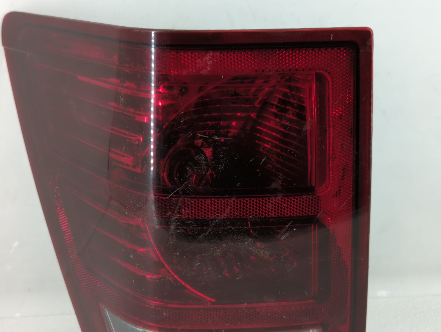 2007-2010 Jeep Grand Cherokee Tail Light Assembly Driver Left OEM P/N:55079013AG Fits Fits 2007 2008 2009 2010 OEM Used Auto