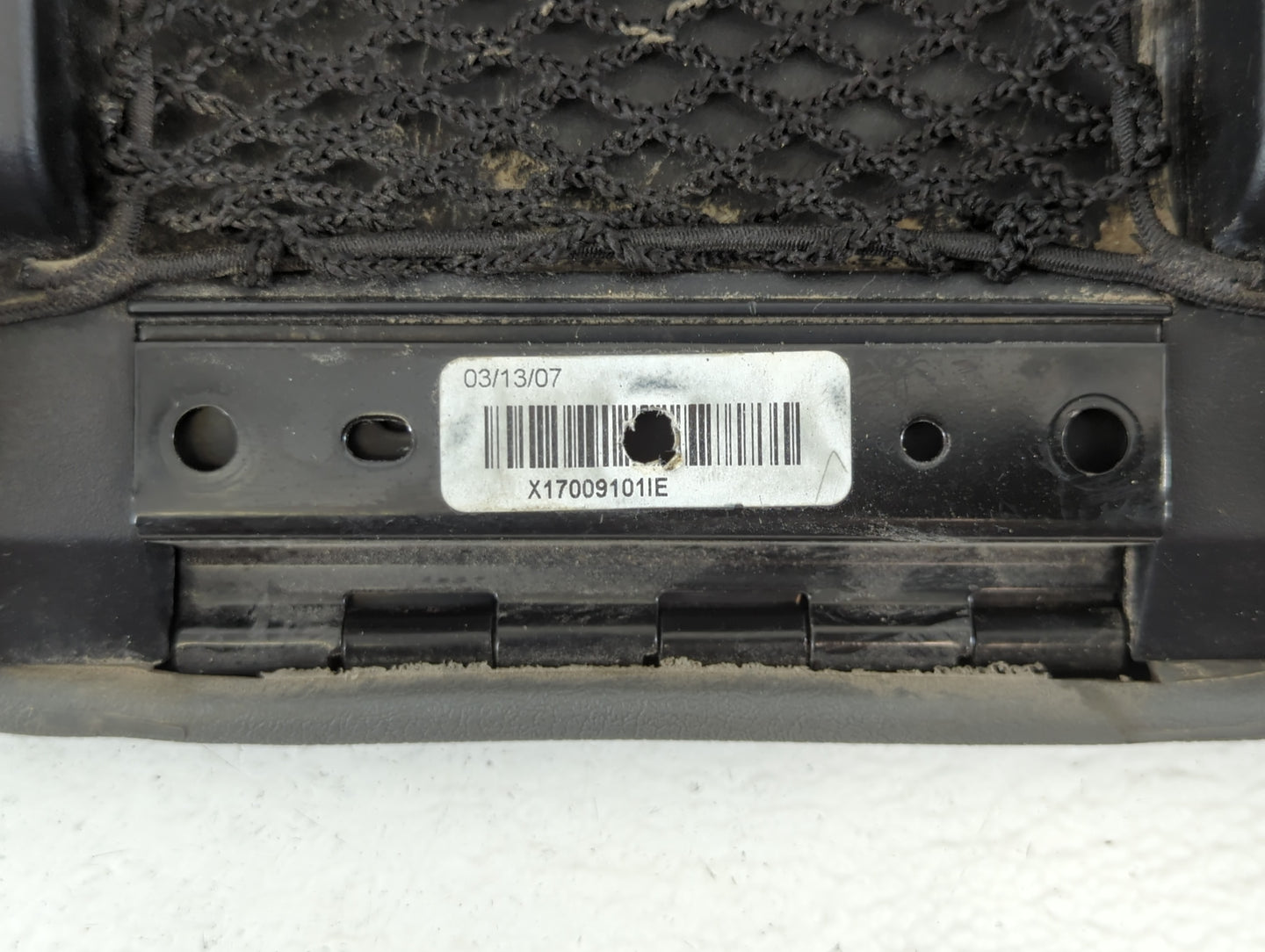 2007 Jeep Grand Cherokee Center Console Armrest Cover Lid Dark Grey - Oemusedautoparts1.com