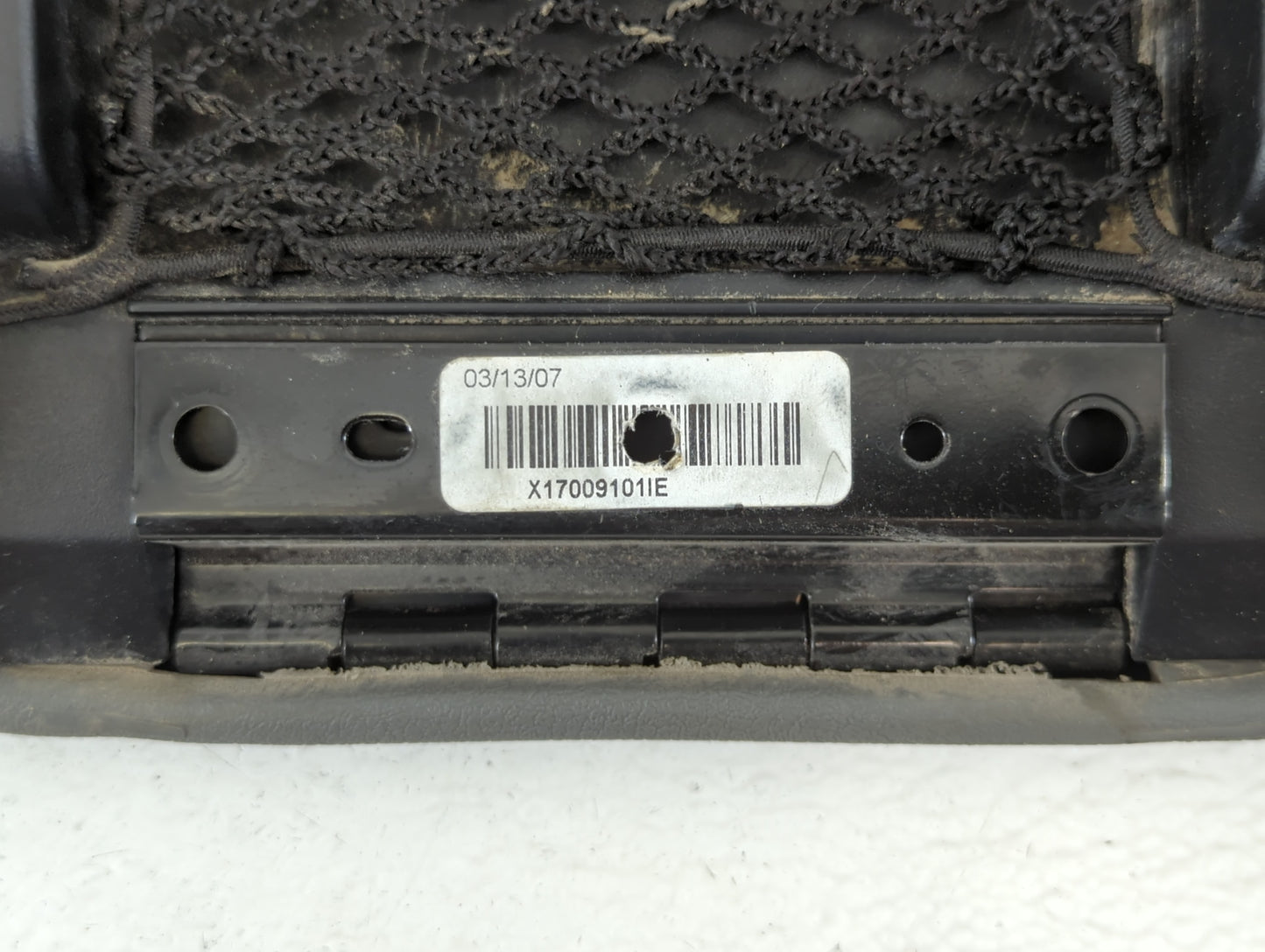2007 Jeep Grand Cherokee Center Console Armrest Cover Lid Dark Grey - Oemusedautoparts1.com