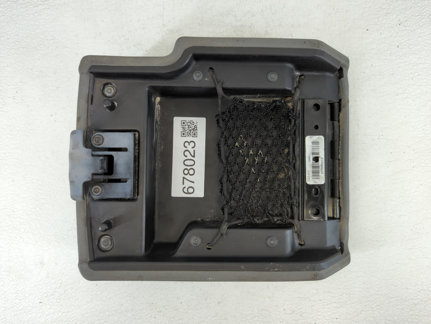 2007 Jeep Grand Cherokee Center Console Armrest Cover Lid Dark Grey - Oemusedautoparts1.com