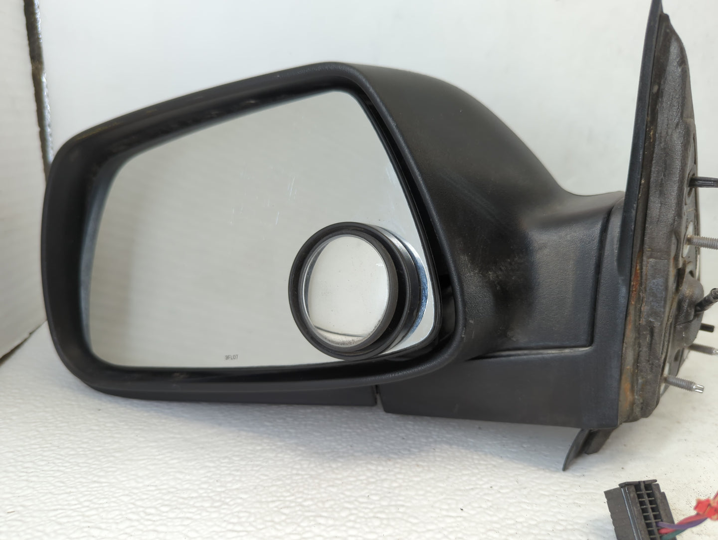 2005-2010 Jeep Grand Cherokee Driver Side View Mirror - Left Door Mirror OEM Used - Oemusedautoparts1.com