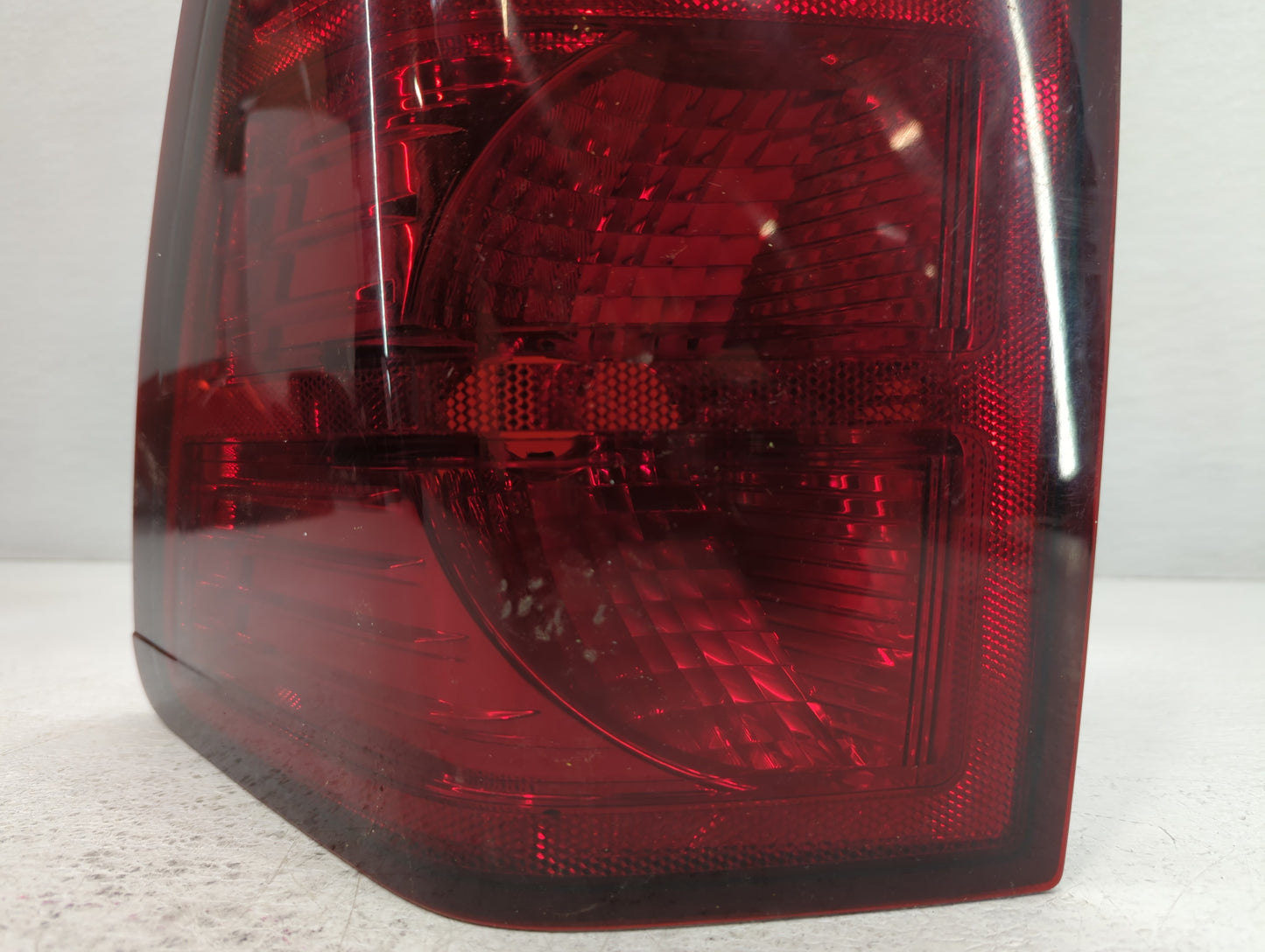 2007-2010 Jeep Grand Cherokee Tail Light Assembly Passenger Right OEM Fits Fits 2007 2008 2009 2010 OEM Used Auto Parts - Oe