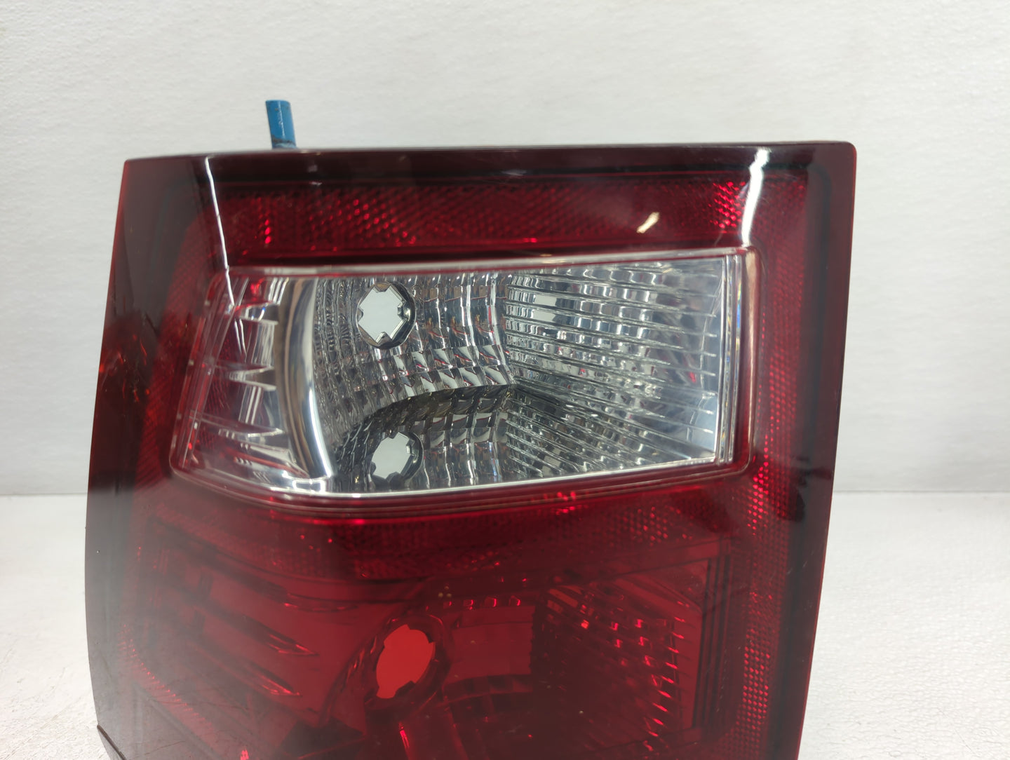 2007-2010 Jeep Grand Cherokee Tail Light Assembly Passenger Right OEM Fits Fits 2007 2008 2009 2010 OEM Used Auto Parts - Oe