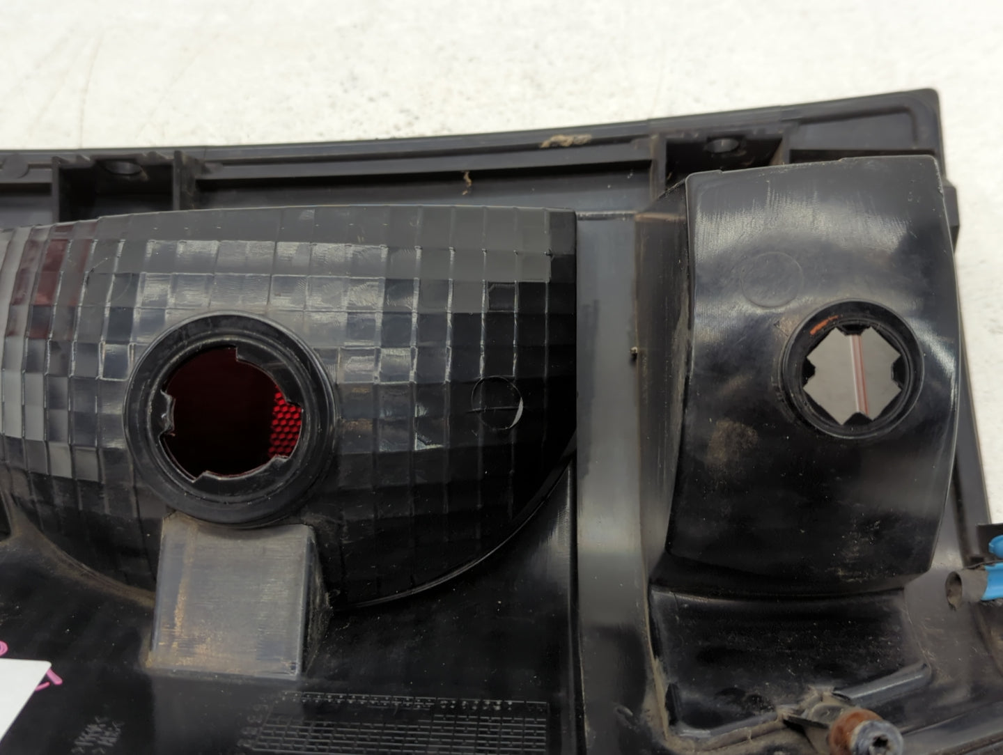 2007-2010 Jeep Grand Cherokee Tail Light Assembly Passenger Right OEM Fits Fits 2007 2008 2009 2010 OEM Used Auto Parts - Oe