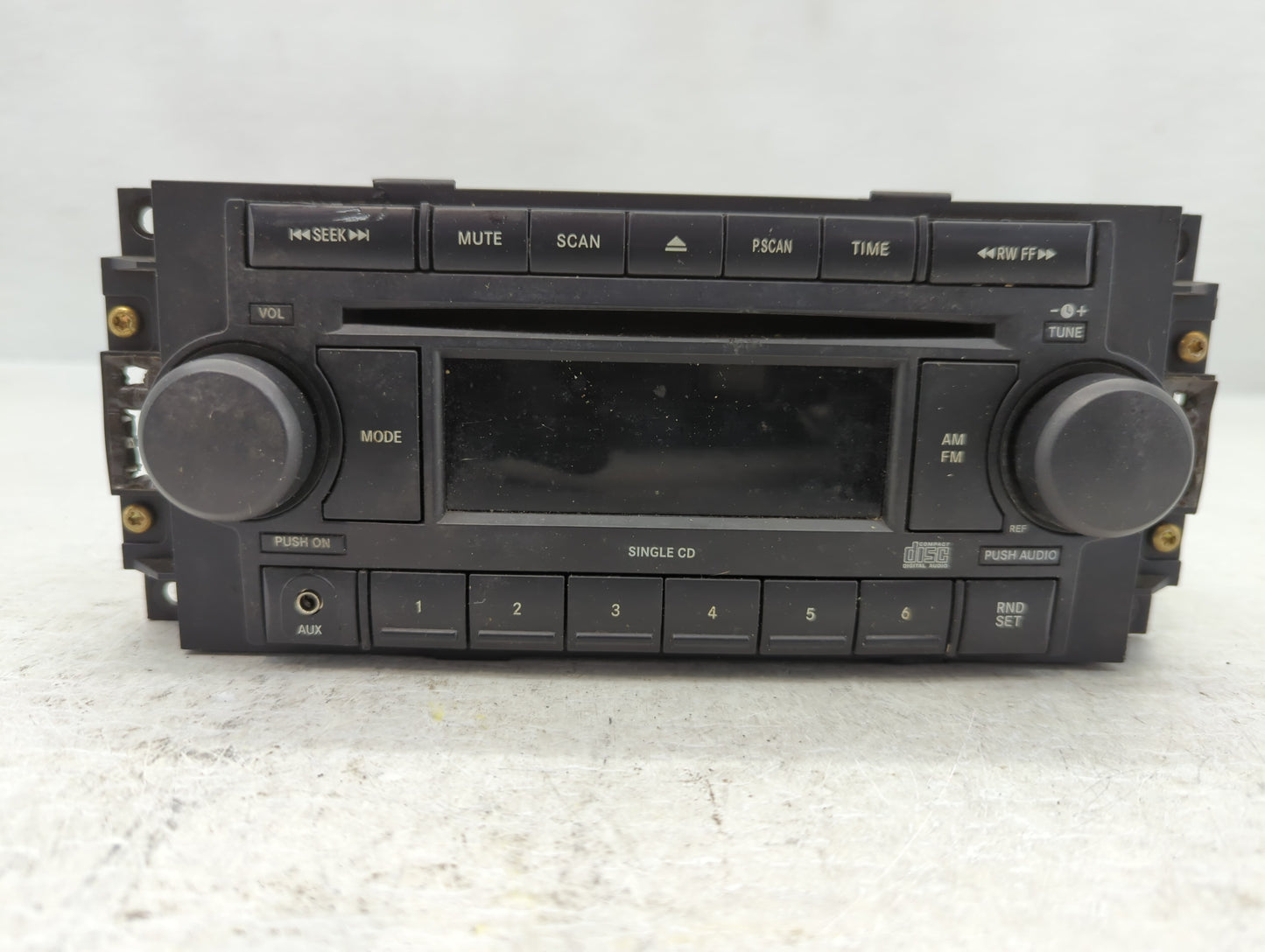 2005-2007 Jeep Grand Cherokee Radio AM FM Cd Player Receiver Replacement P/N:P05064173AI Fits OEM Used Auto Parts - Oemuseda