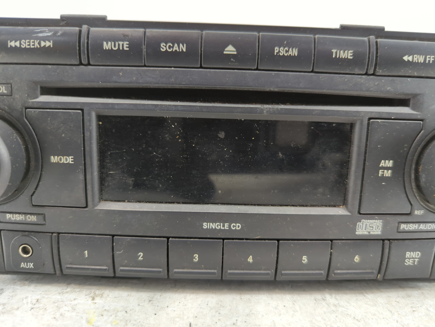 2005-2007 Jeep Grand Cherokee Radio AM FM Cd Player Receiver Replacement P/N:P05064173AI Fits OEM Used Auto Parts - Oemuseda