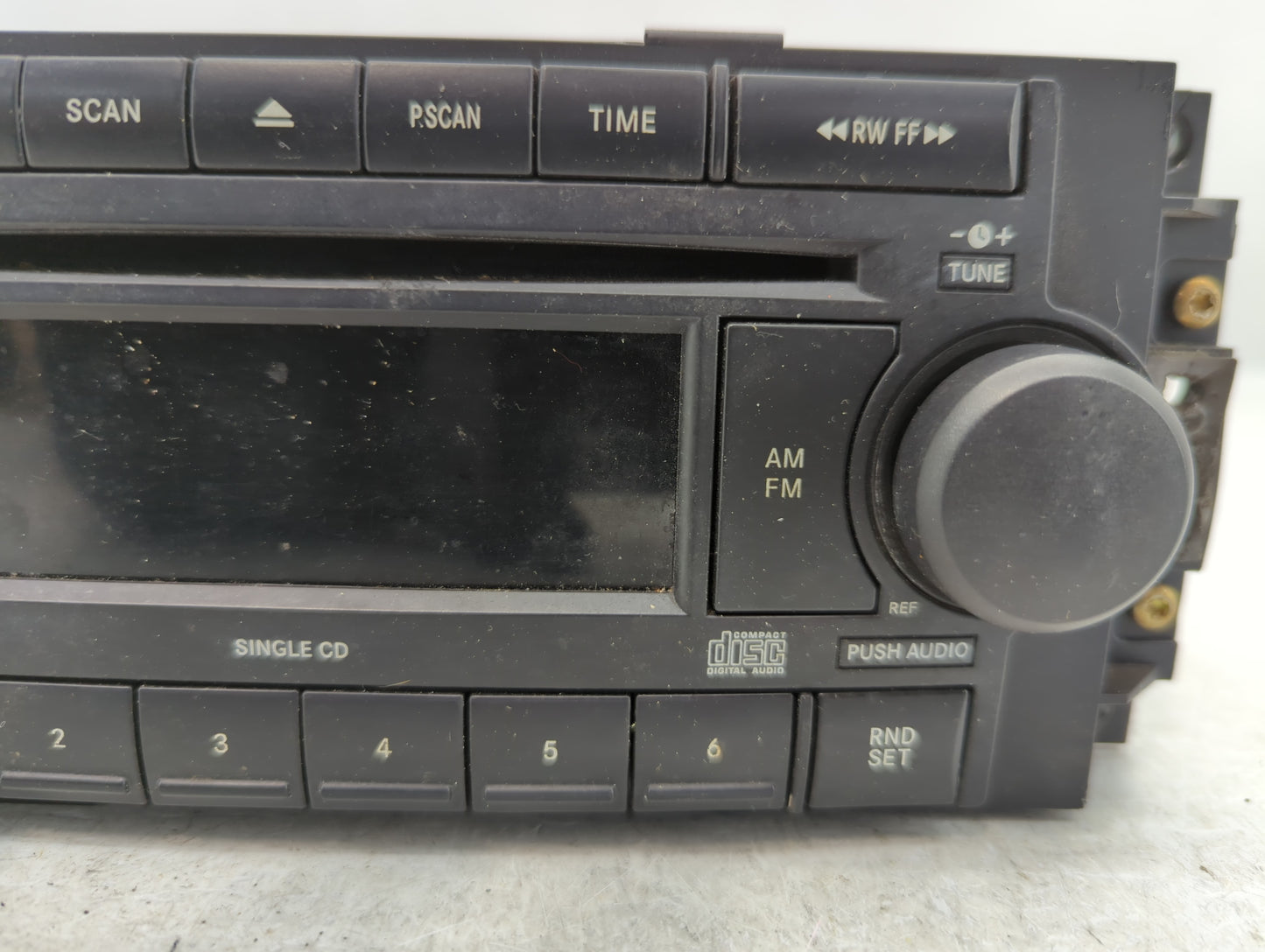 2005-2007 Jeep Grand Cherokee Radio AM FM Cd Player Receiver Replacement P/N:P05064173AI Fits OEM Used Auto Parts - Oemuseda