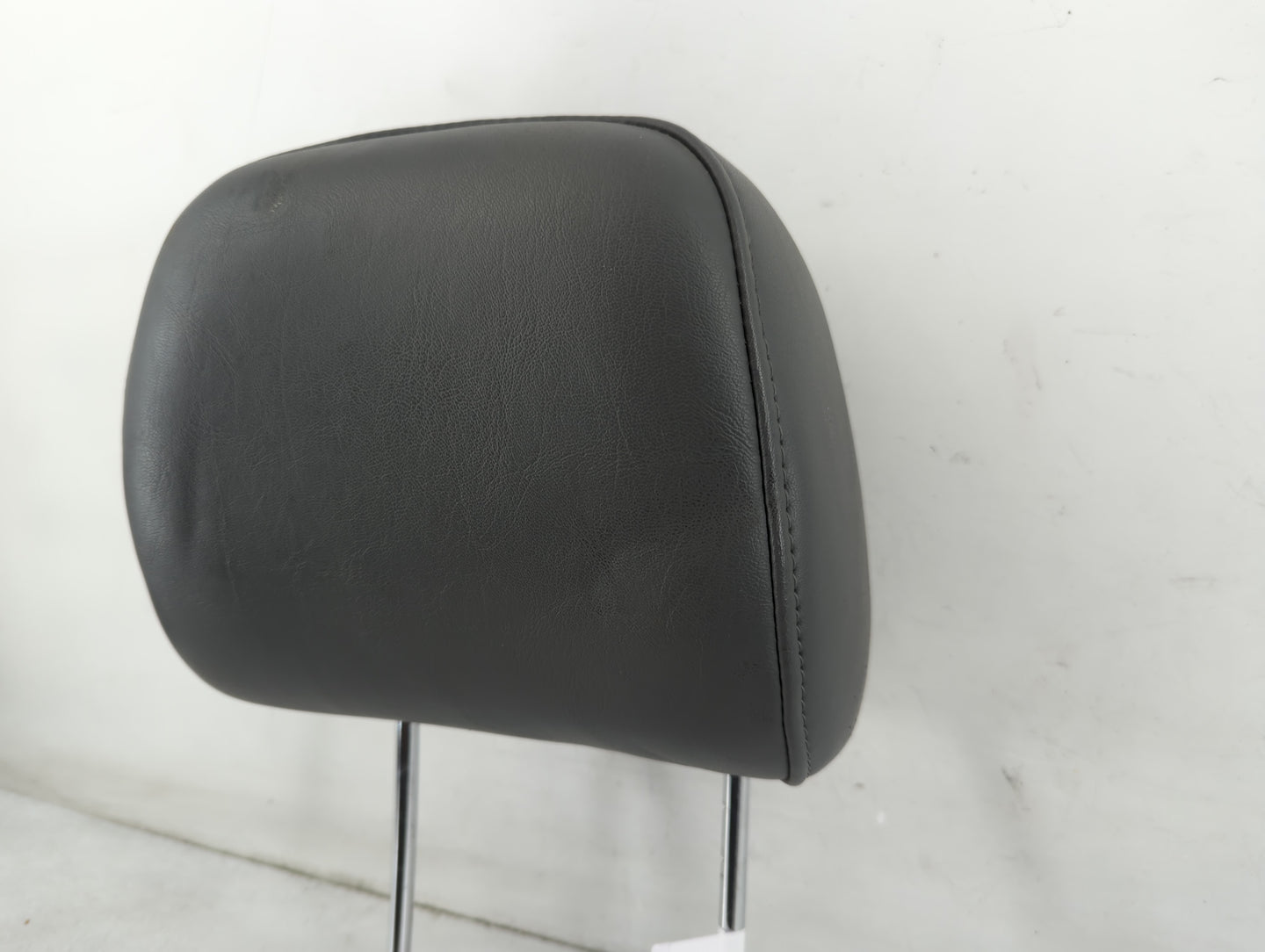 2005-2010 Jeep Grand Cherokee Headrest Head Rest Front Driver Passenger Seat Fits Fits 2005 2006 2007 2008 2009 2010 OEM Use