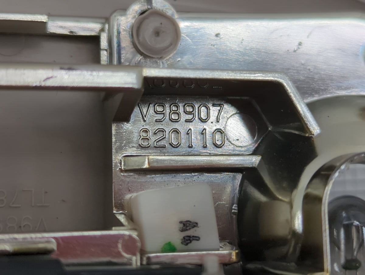 2007 Jeep Grand Cherokee Overhead Console Lights - Oemusedautoparts1.com