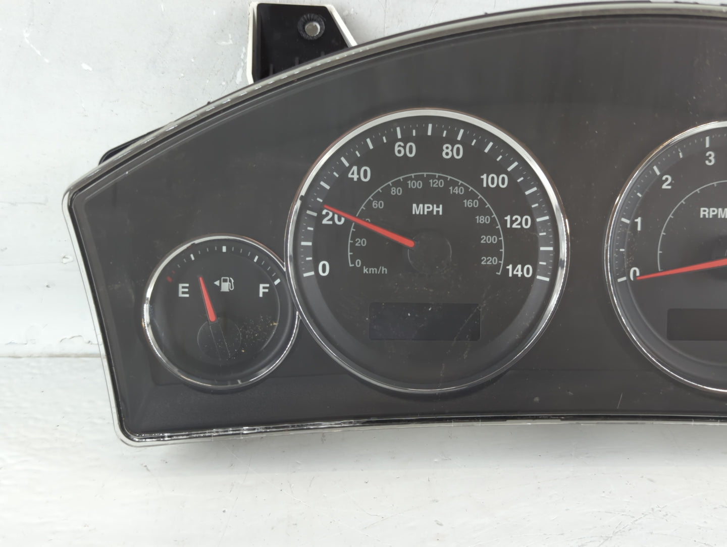 2007 Jeep Grand Cherokee Instrument Cluster Speedometer Gauges P/N:CR-0034-103-M0-CC 05172317AC Fits OEM Used Auto Parts - O