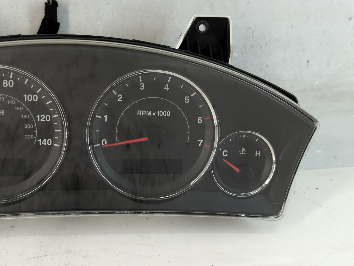2007 Jeep Grand Cherokee Instrument Cluster Speedometer Gauges P/N:CR-0034-103-M0-CD 05172317AD Fits OEM Used Auto Parts - O