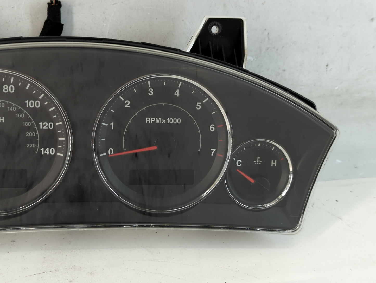 2007 Jeep Grand Cherokee Instrument Cluster Speedometer Gauges P/N:CR-0034-103-M0-CD 05172317AD Fits OEM Used Auto Parts - O