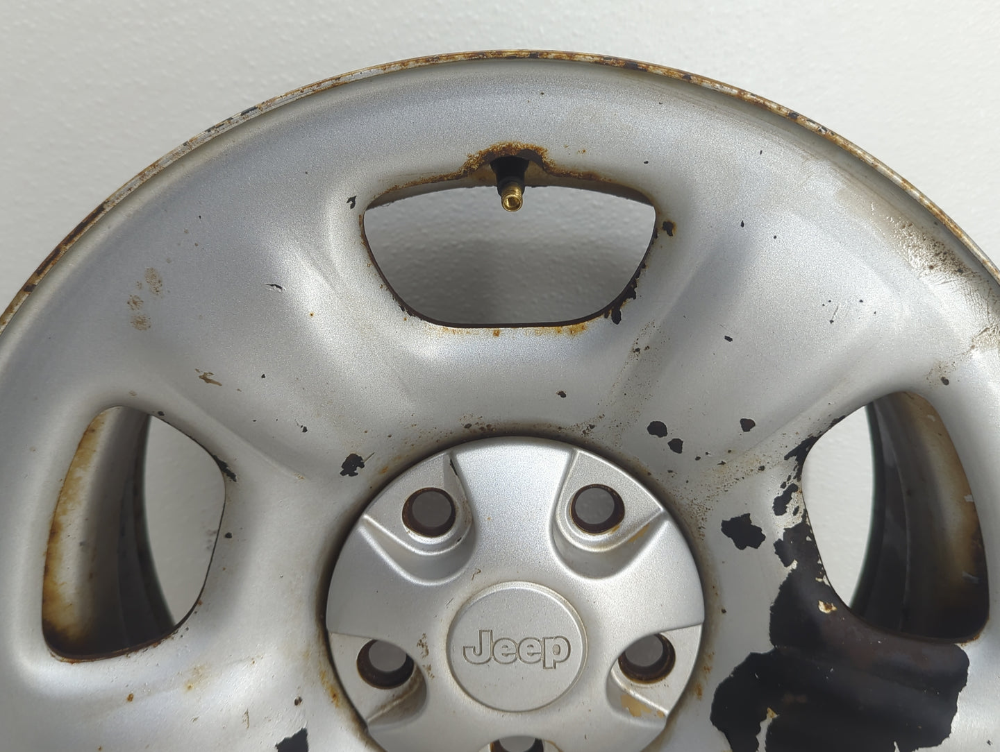 2002-2007 Jeep Liberty Oem Wheel Rim 1036672 - Oemusedautoparts1.com