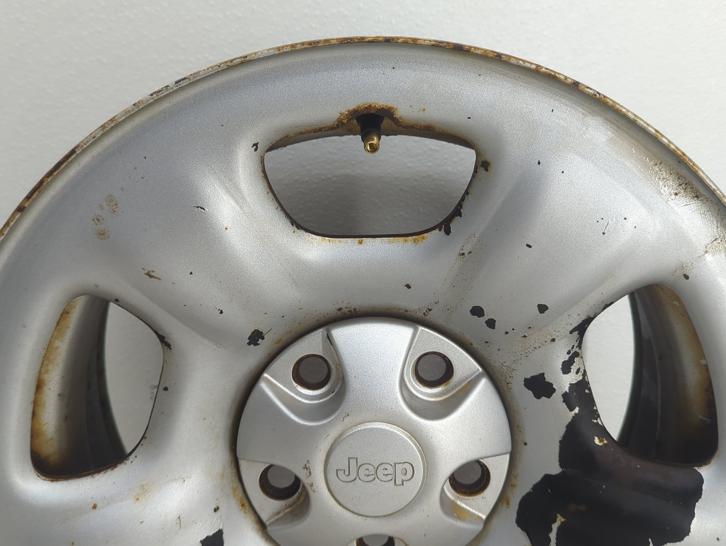 2002-2007 Jeep Liberty Oem Wheel Rim 1036672 - Oemusedautoparts1.com