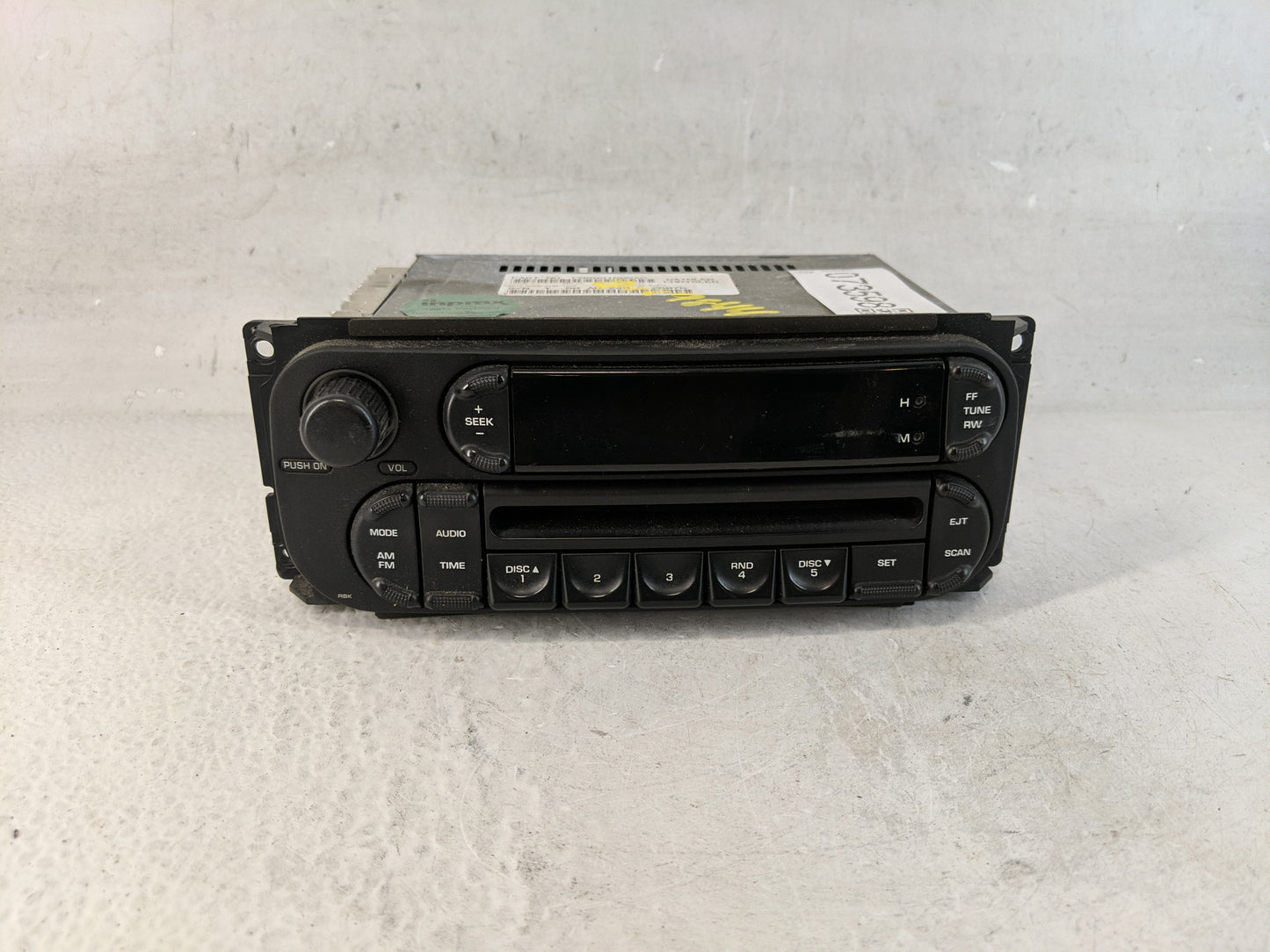 2002-2007 Jeep Liberty Radio AM FM Cd Player Receiver Replacement P/N:P05091506AG Fits OEM Used Auto Parts - Oemusedautopart