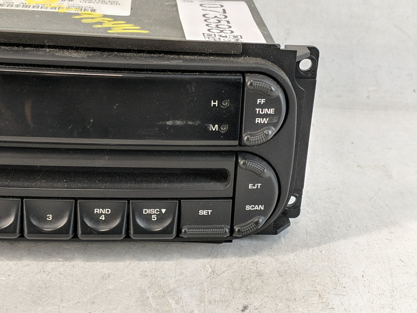 2002-2007 Jeep Liberty Radio AM FM Cd Player Receiver Replacement P/N:P05091506AG Fits OEM Used Auto Parts - Oemusedautopart