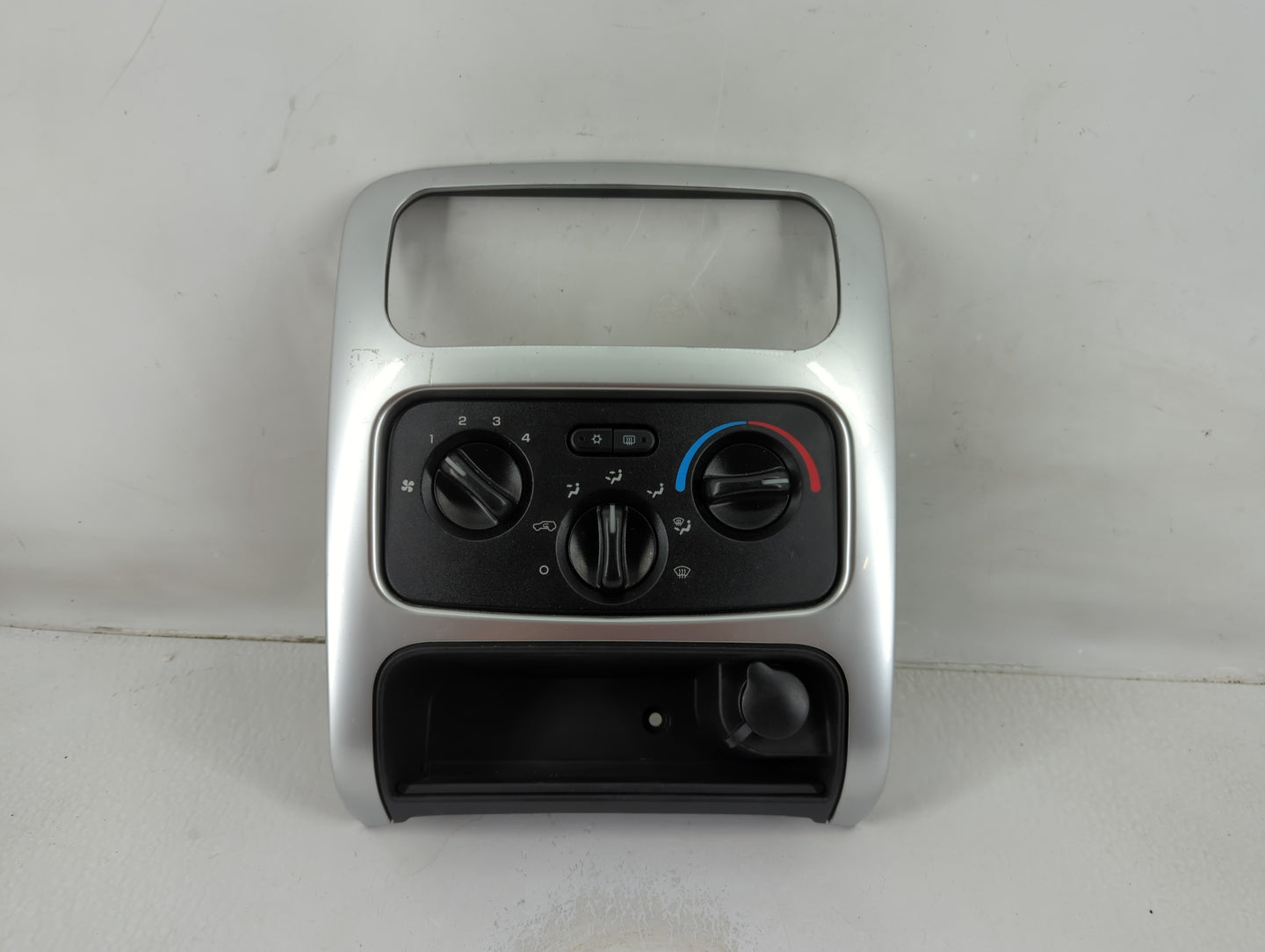 2004-2007 Jeep Liberty Climate Control Module Temperature AC/Heater Replacement P/N:P55037533AG Fits Fits 2004 2005 2006 200