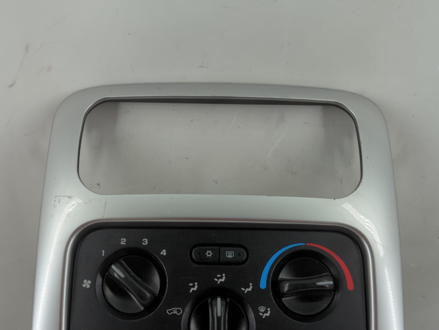 2004-2007 Jeep Liberty Climate Control Module Temperature AC/Heater Replacement P/N:P55037533AG Fits Fits 2004 2005 2006 200