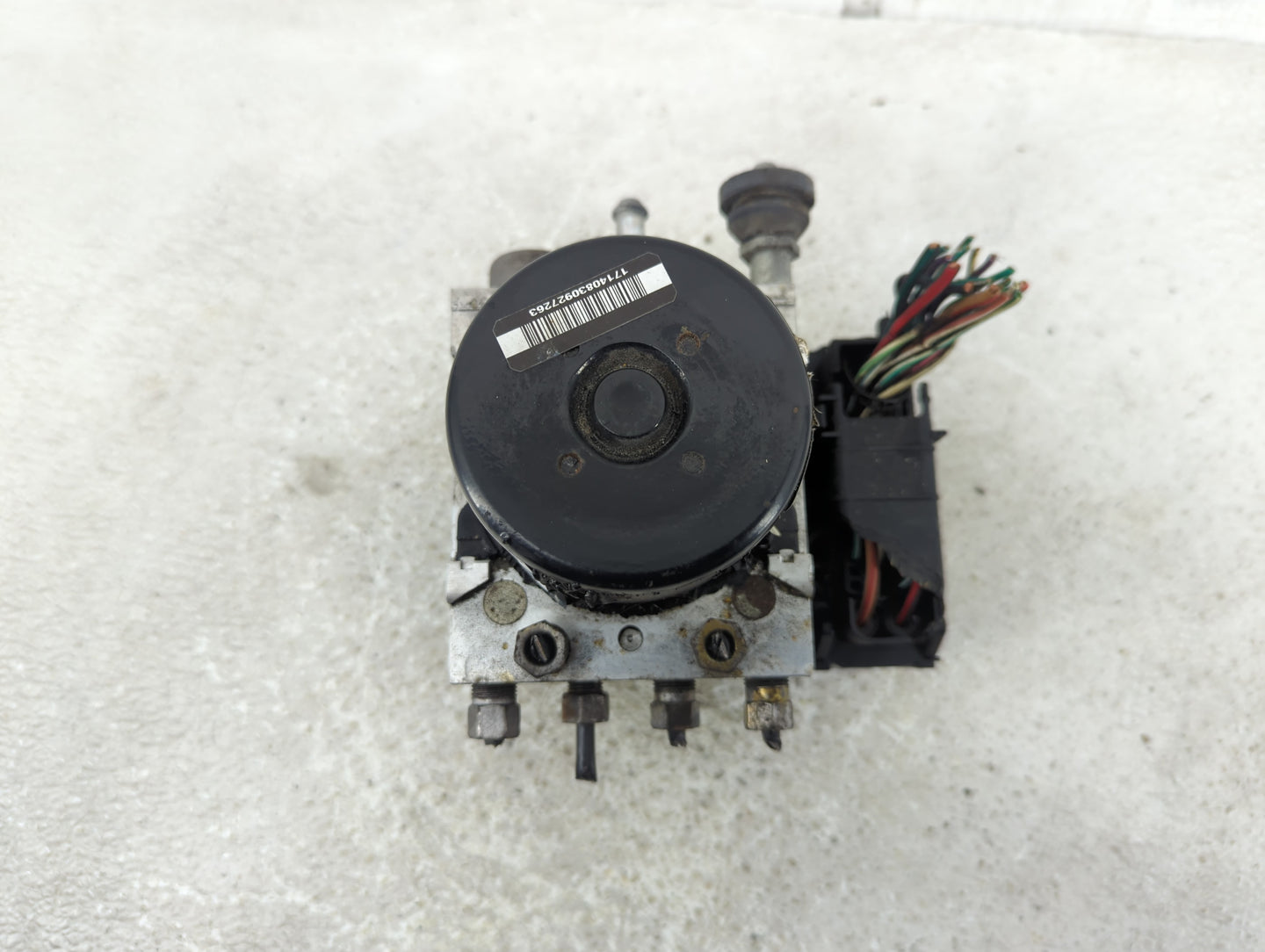 2007 Jeep Liberty ABS Pump Control Module Replacement P/N:P52129438AB Fits OEM Used Auto Parts - Oemusedautoparts1.com