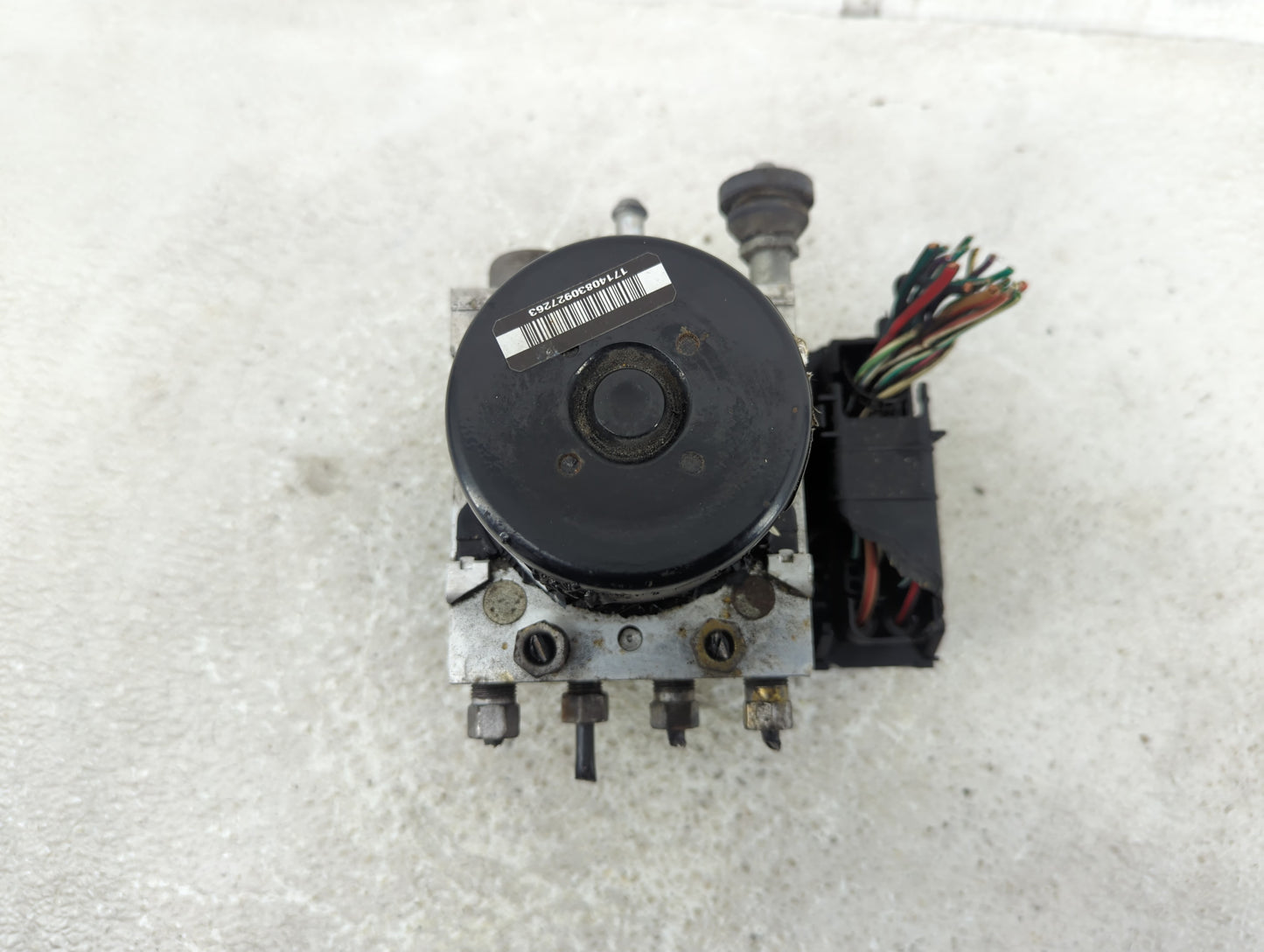 2007 Jeep Liberty ABS Pump Control Module Replacement P/N:P52129438AB Fits OEM Used Auto Parts - Oemusedautoparts1.com