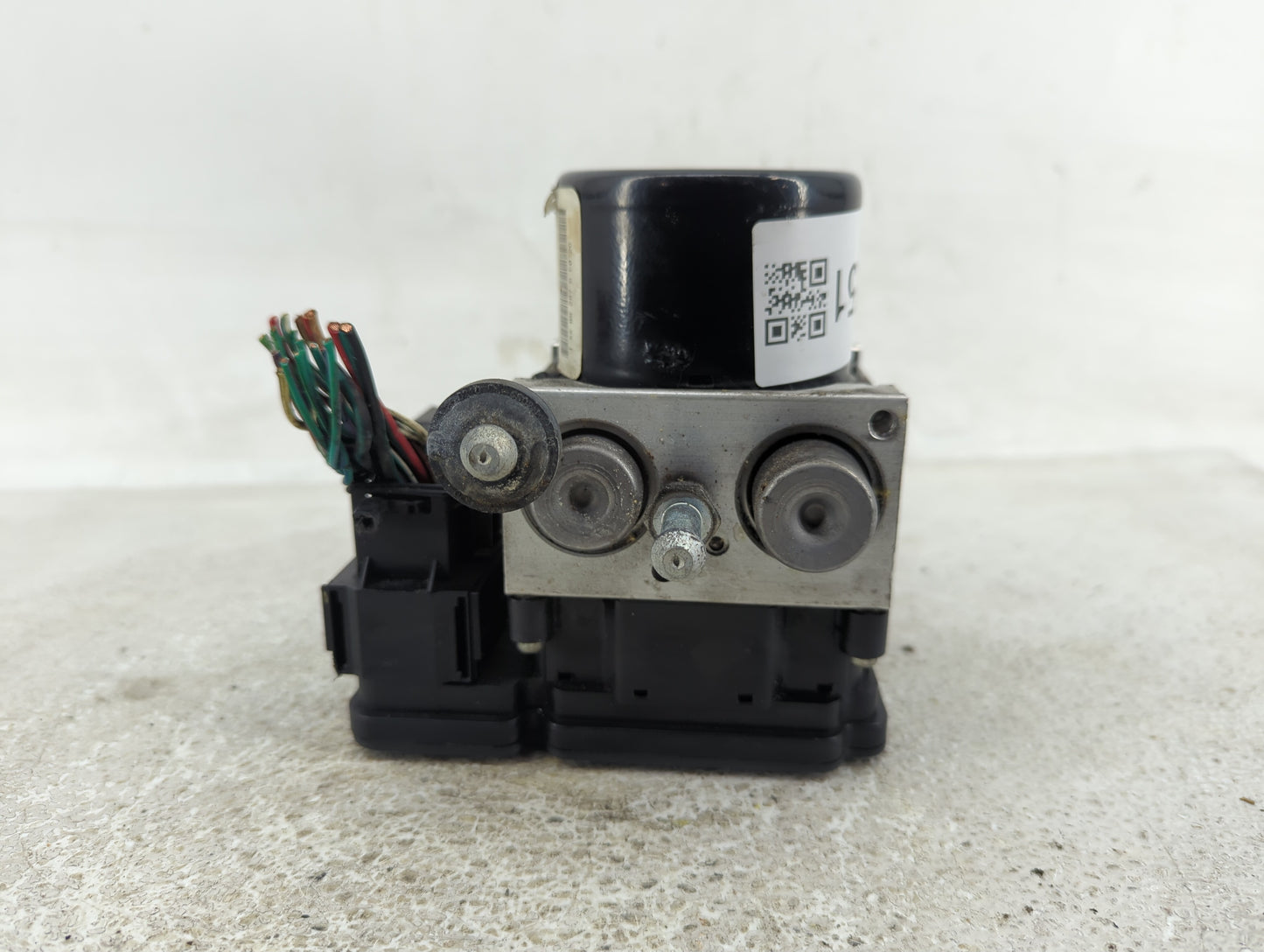 2007 Jeep Liberty ABS Pump Control Module Replacement P/N:P52129438AB Fits OEM Used Auto Parts - Oemusedautoparts1.com