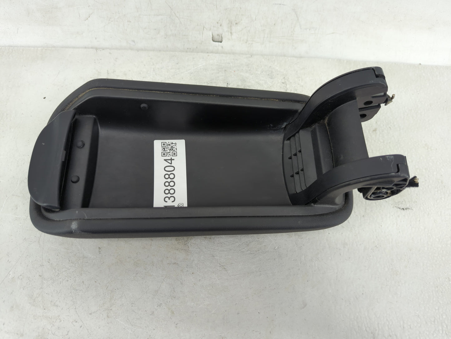 2007 Jeep Liberty Center Console Armrest Cover Lid Fits OEM Used Auto Parts - Oemusedautoparts1.com
