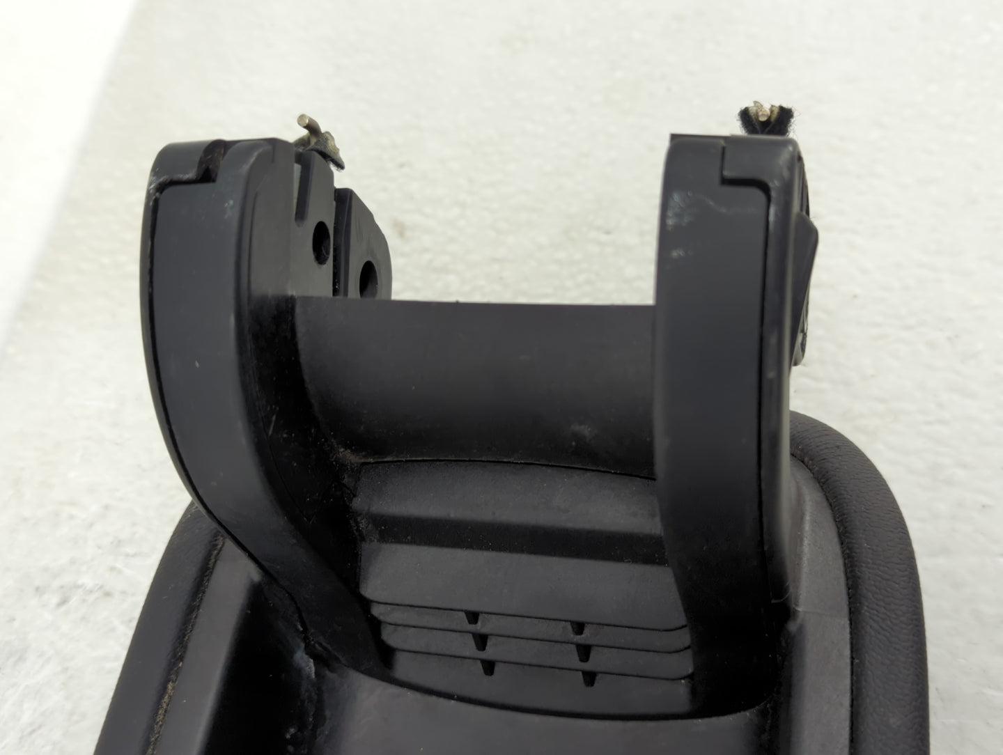 2007 Jeep Liberty Center Console Armrest Cover Lid Fits OEM Used Auto Parts - Oemusedautoparts1.com