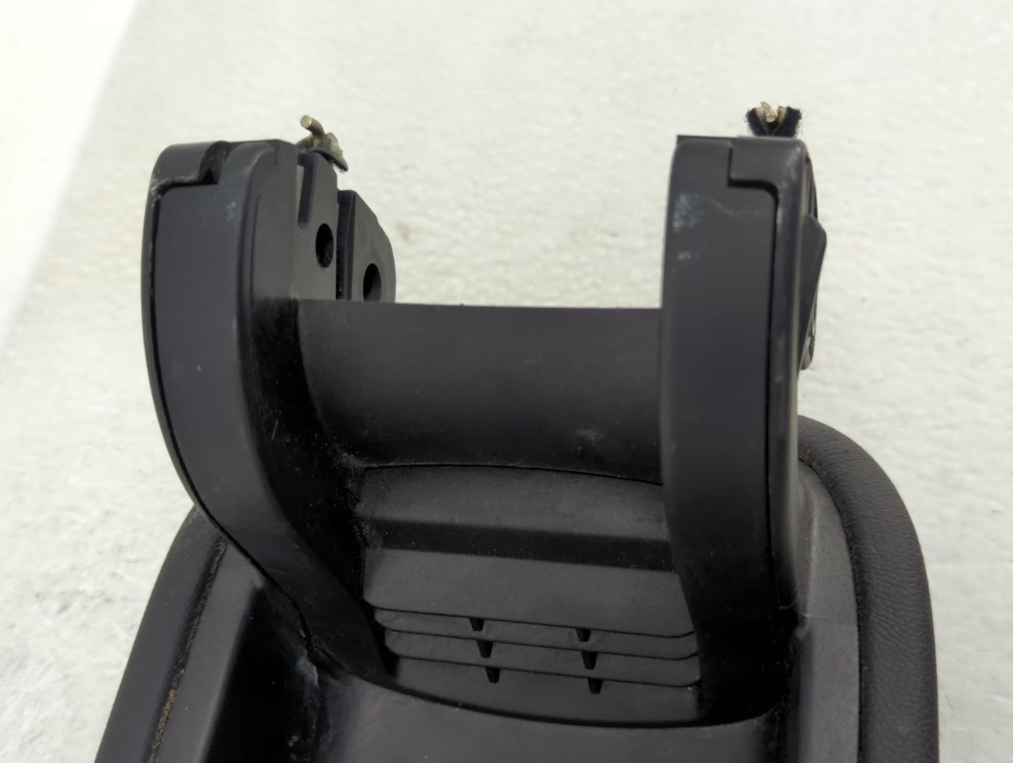 2007 Jeep Liberty Center Console Armrest Cover Lid Fits OEM Used Auto Parts - Oemusedautoparts1.com