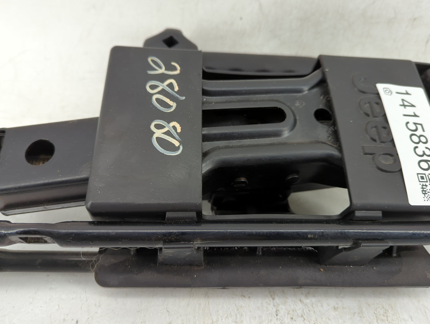 2007 Jeep Liberty Spare Scissor Car Jack - Oemusedautoparts1.com